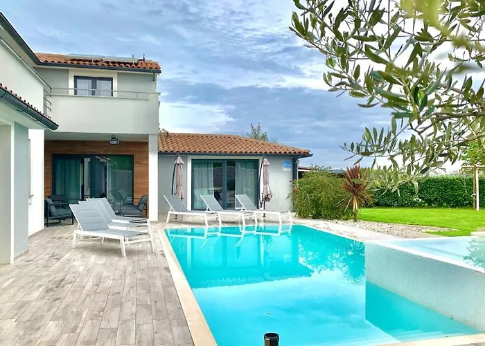 Villa Irena By Guide