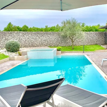 Irena By Guide Villa