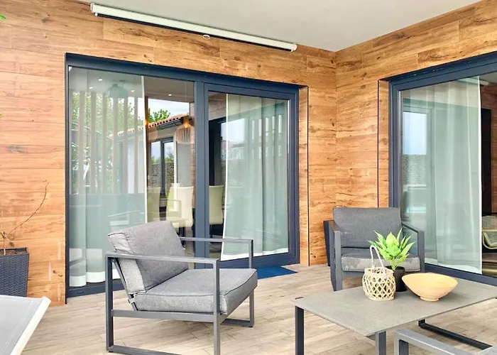 Irena By Guide Villa