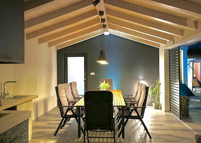 Irena By Guide Villa